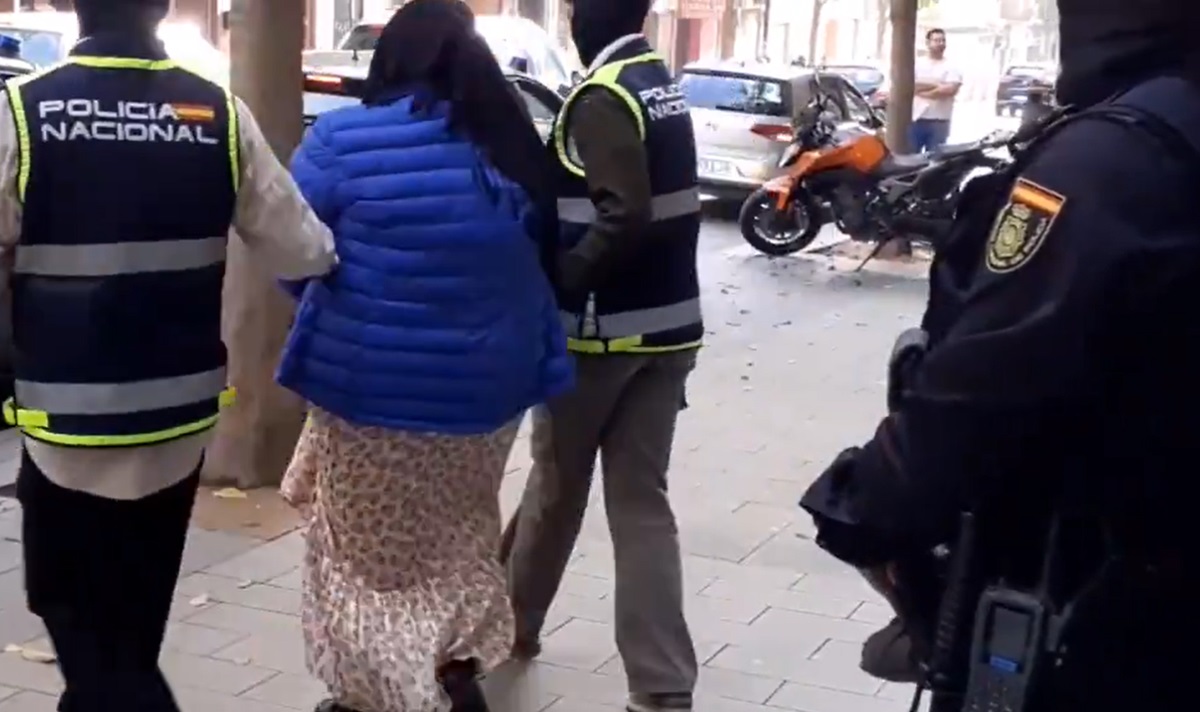 Por esta razón, detienen en España a mujer mexicana; autoridades señalan ‘profunda radicalización’