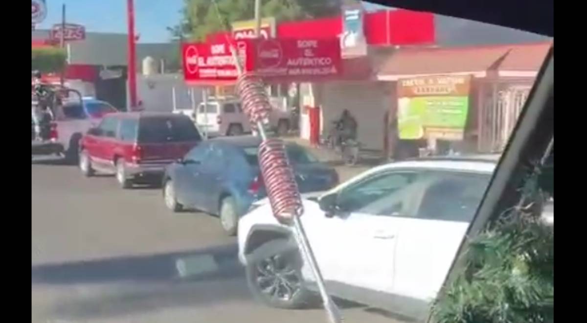 VIDEO: Elementos de la Guardia Nacional detienen a un motociclista en calles de Los Mochis