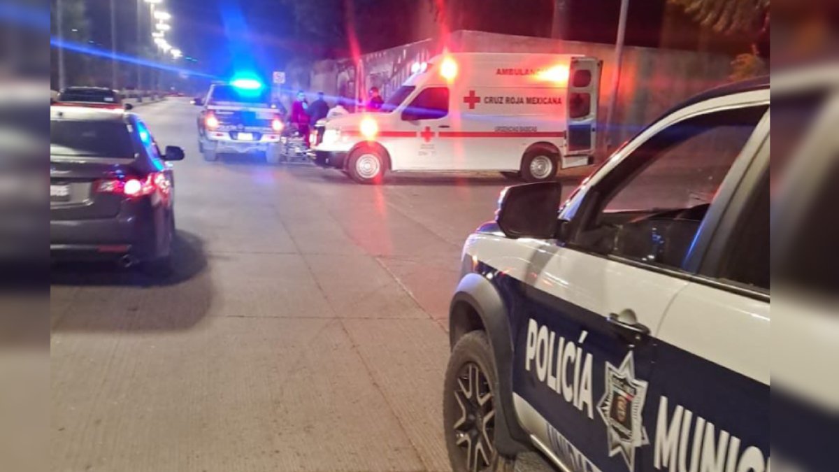 Motociclista se lesiona al sufrir accidente sobre el malecón de Guasave