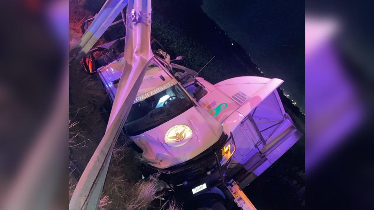 Mueren dos elementos de la Guardia Nacional en fatal accidente de patrulla contra tráiler en Navolato