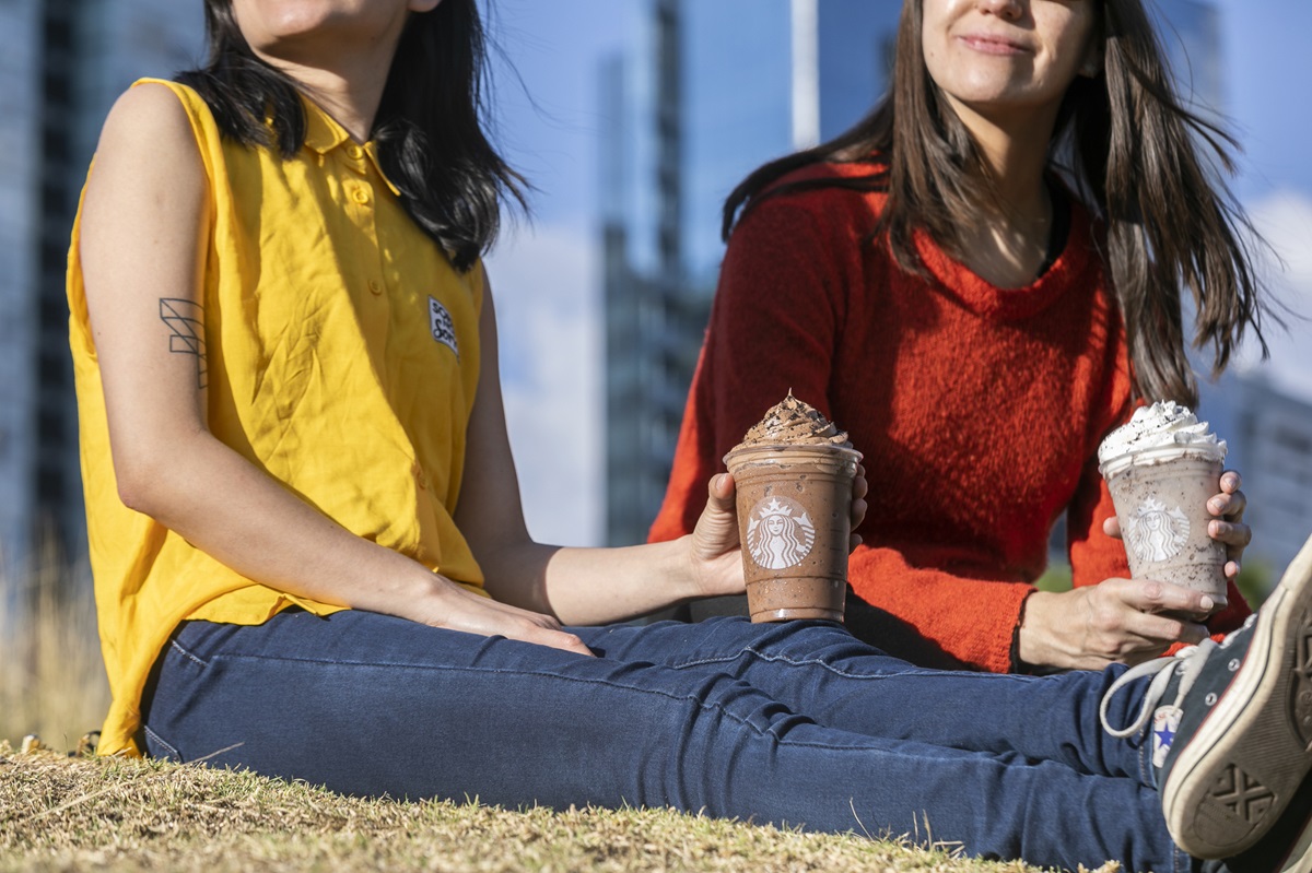 ¡Dos al precio de uno! Starbucks va de nuevo con sus bebidas de cortesía; aquí los detalles