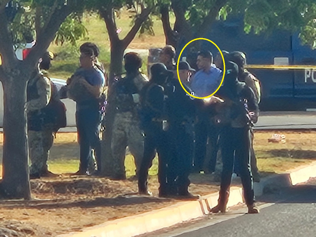 Llega Omar García Harfuch al lugar donde un agente de la SSPC fue asesinado en emboscada en Culiacán