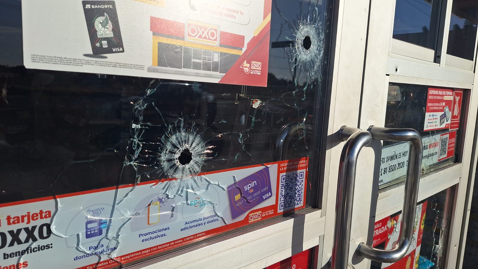 ¡Una quemada y otra baleada! Son dos tiendas Oxxo las atacadas en la carretera Culiacán-Eldorado (FOTOS)