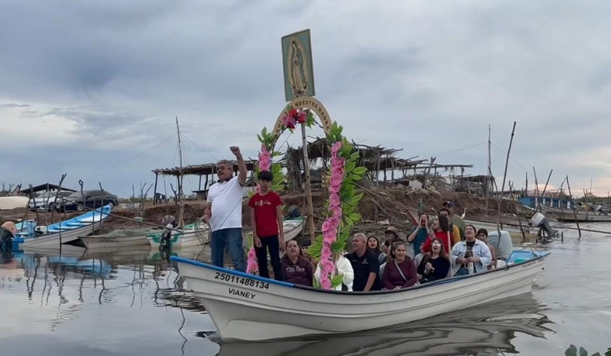 En El Tortugo, Guasave, la Virgen de Guadalupe recorre el campo pesquero en panga