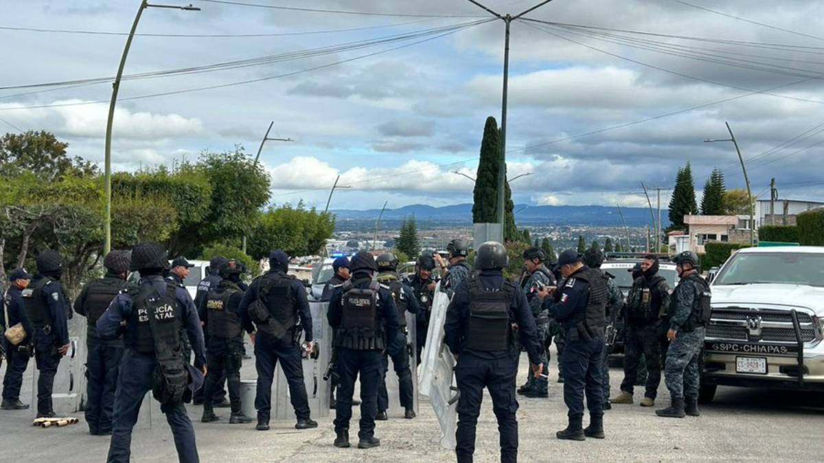 Autoridades de Chiapas detienen a 92 policías municipales en Comitán