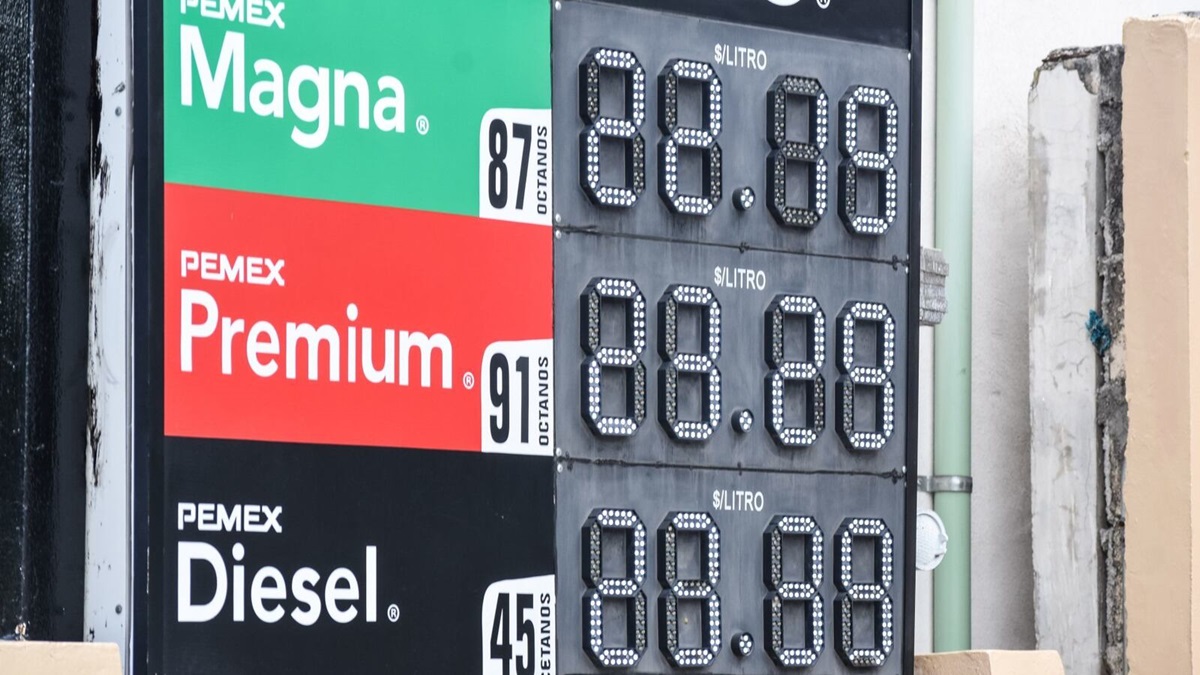 ‘Hay lugares que la Magna está en 26 pesos’, instruye Sheinbaum a la Sener reunirse con gasolineros