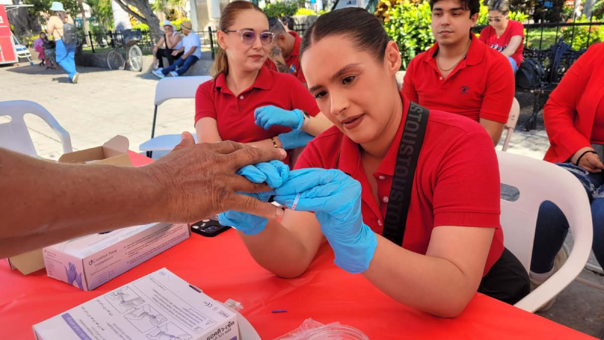 Realizan pruebas gratuitas tras Día Mundial de la Lucha contra el VIH/Sida en Mazatlán