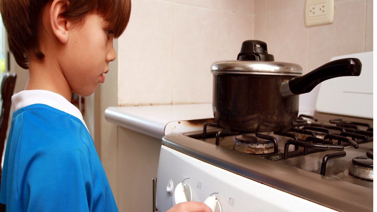 Esto debes hacer ante quemaduras por agua o comida hirviendo; NO uses remedios caseros 