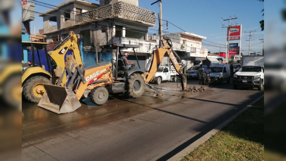 ¡Toma tus precauciones en Mazatlán! Jumapam informa sobre reparación de fugas de agua en la avenida Gabriel Leyva
