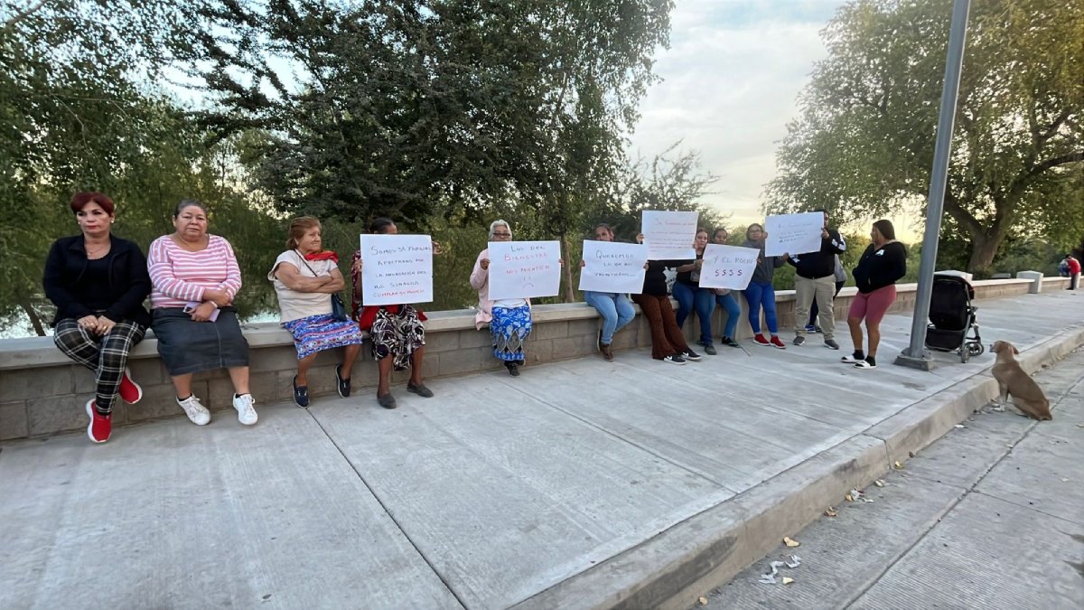¿Y el apoyo de Ileana? Se manifiestan afectados por desbordamiento del río en Guasave