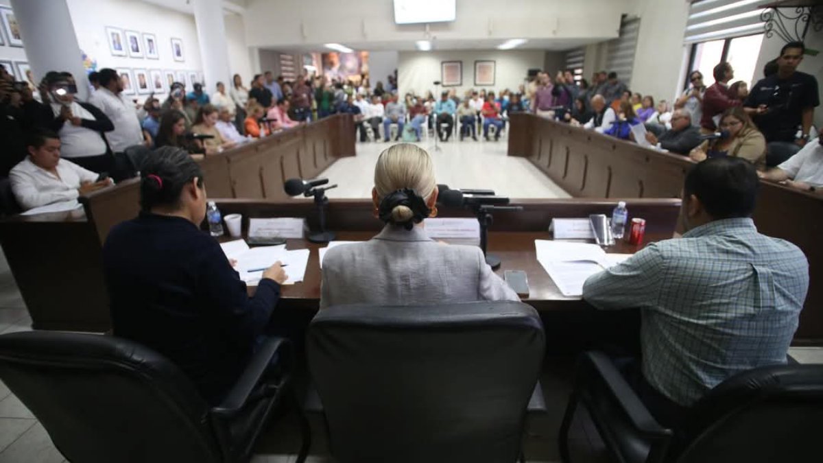 Preparan convocatoria para elección del titular del OIC de Mazatlán; Rafael Padilla sigue en el despacho