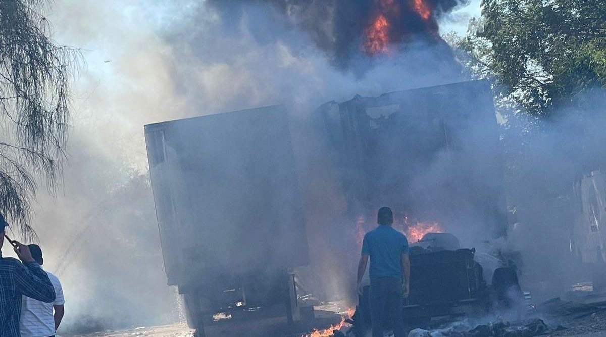 Se incendia un tráiler estacionado en Ruiz Cortines, Guasave