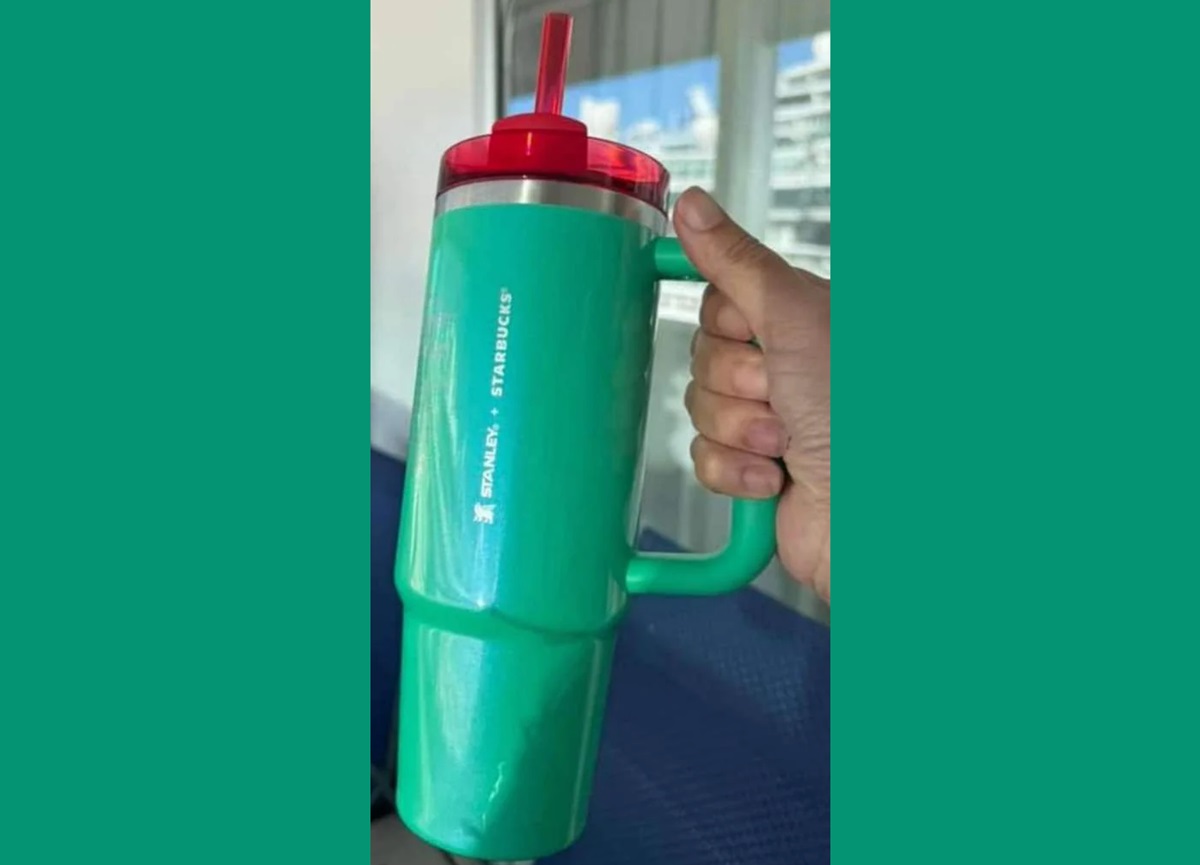 El último de la temporada navideña 2024 ¿Cuánto es el precio estimado del vaso Stanley verde de Starbucks?