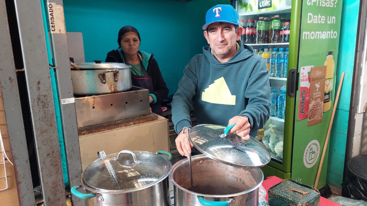 Repuntan ventas de atole en el Mercado Zona 030 de Los Mochis ante la temporada fría