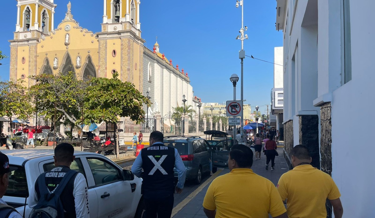 Transcurre actividad comercial y social en Mazatlán con normalidad durante Navidad, reporta Oficialía Mayor