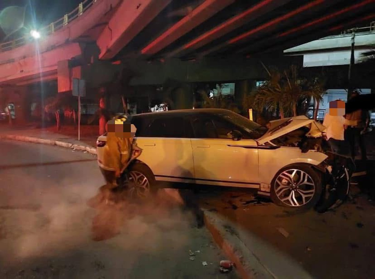 ¡De último modelo! Conductor pierde el control de su Land Rover y se impacta en Mazatlán
