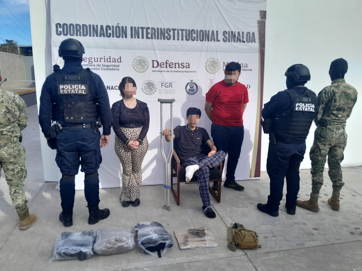 ¡Uno andaba en muletas! Detienen a mujer y dos hombres tras robar una gasolinera en Culiacán