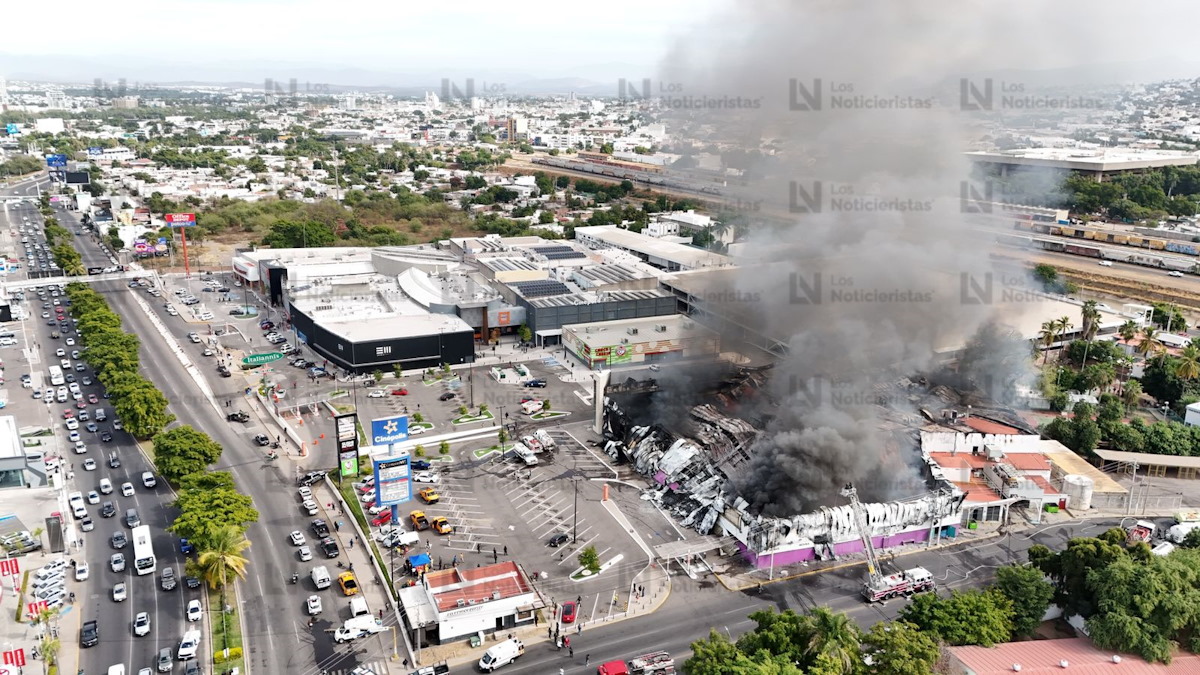 Aseguradoras ya atienden daños tras incendio en Plaza Cinépolis: Alcalde destaca labor de bomberos