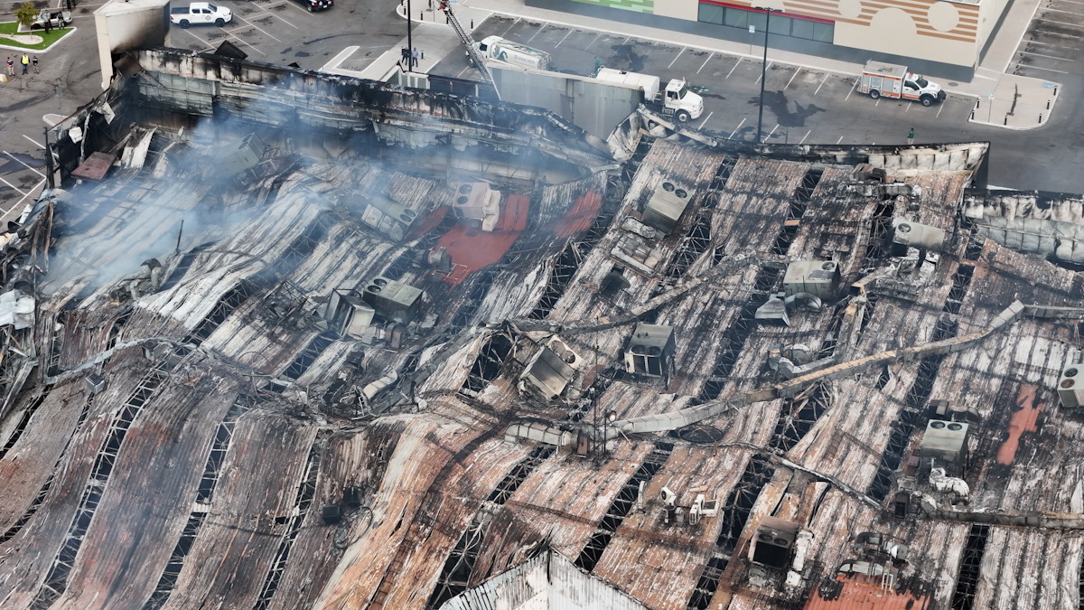 ‘Tanques de gas habrían provocado explosiones durante incendio en Plaza Cinépolis’: Protección Civil
