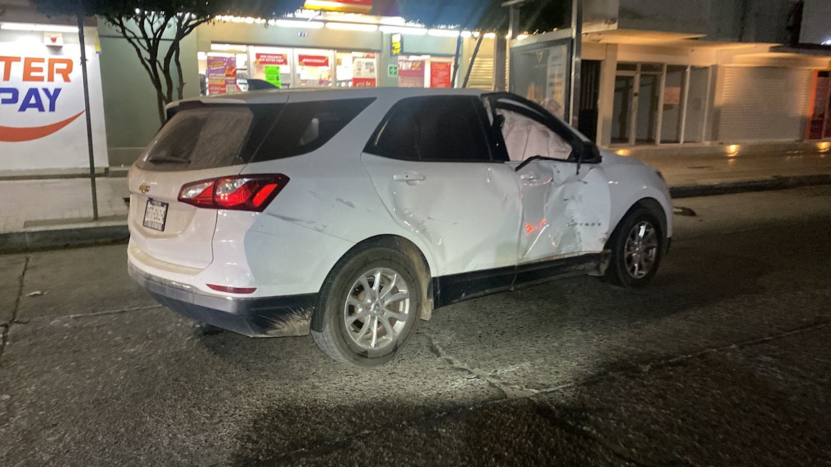 Motociclista sufre accidente en el sector centro de Los Mochis e ingresa de urgencia a un hospital