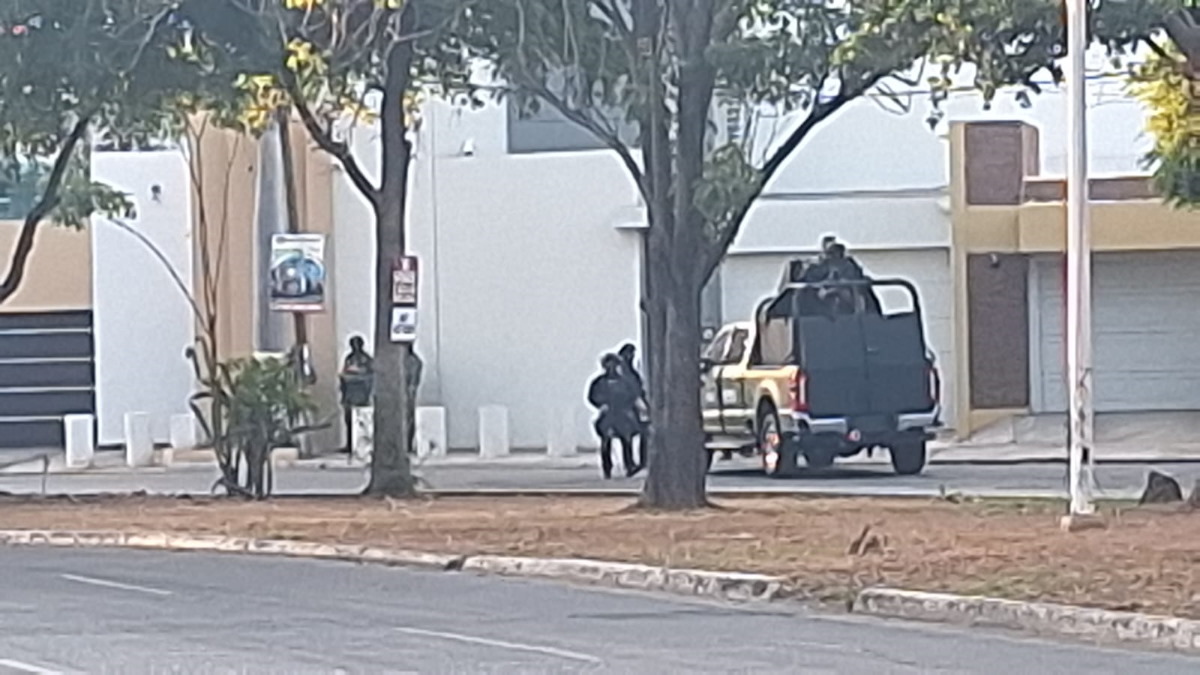 FEMDO ya investiga el caso del C4 clandestino asegurado en Las Quintas: Rocha Moya