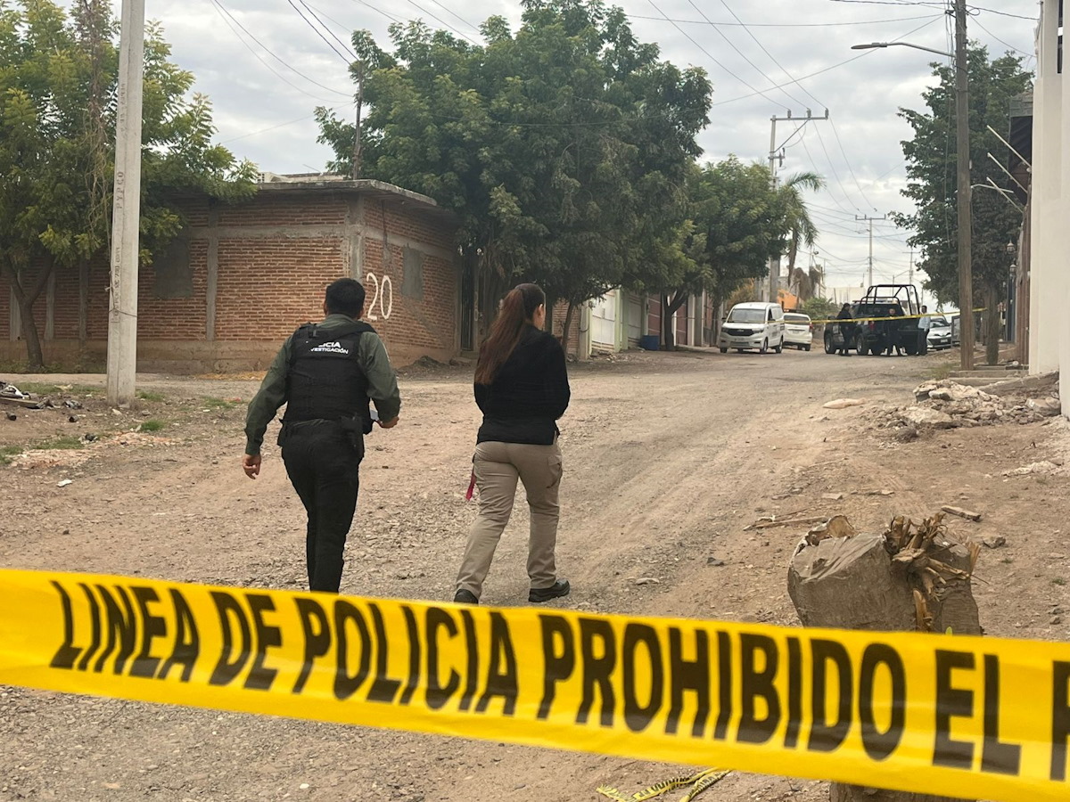 Atado de manos y vendado de los ojos hallan asesinado a hombre en la colonia Real de Minas en Culiacán