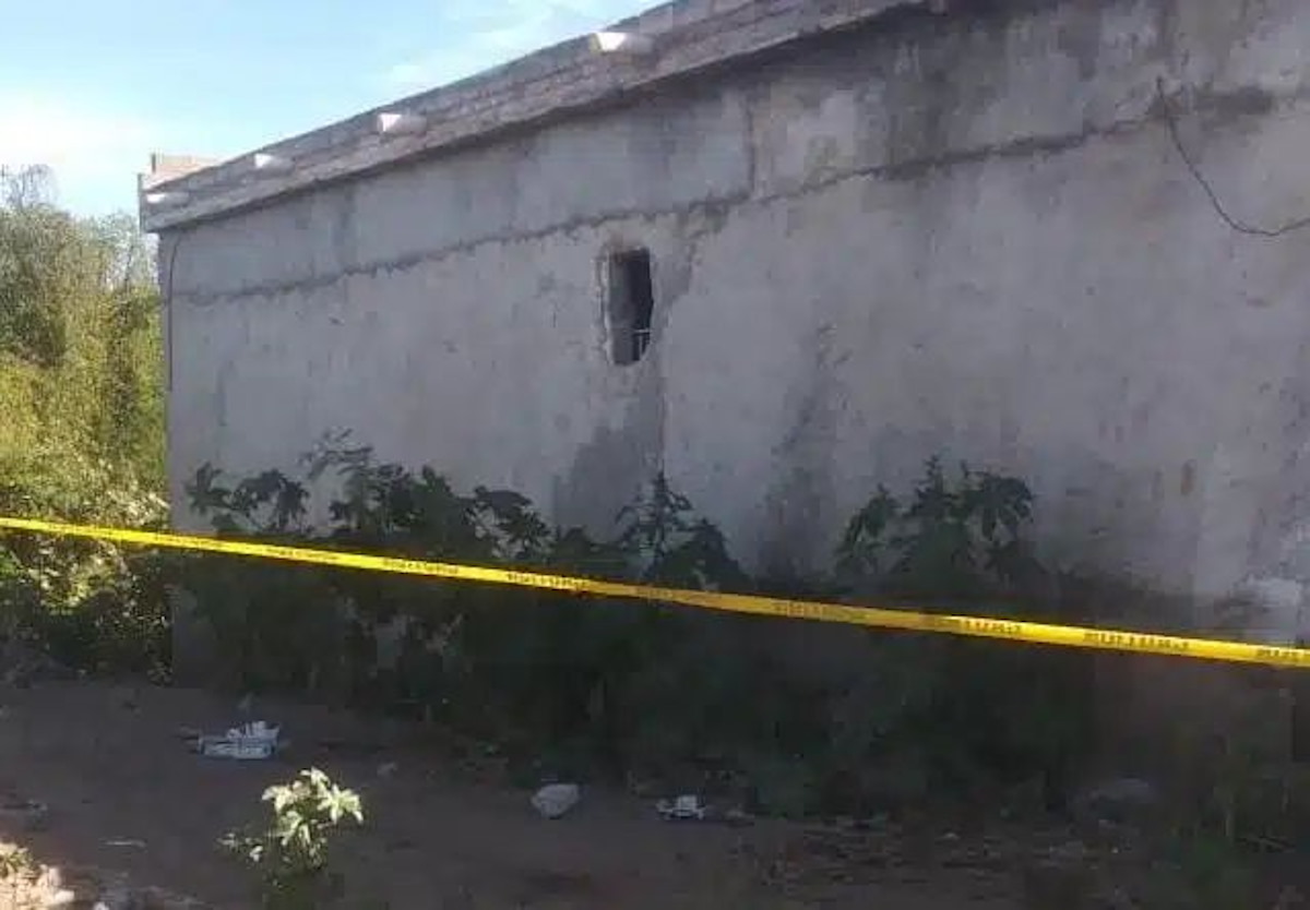 ¡Hicieron un boquete! Roban 150 cartones de cerveza y 106 de cigarros en expendio de Guasave