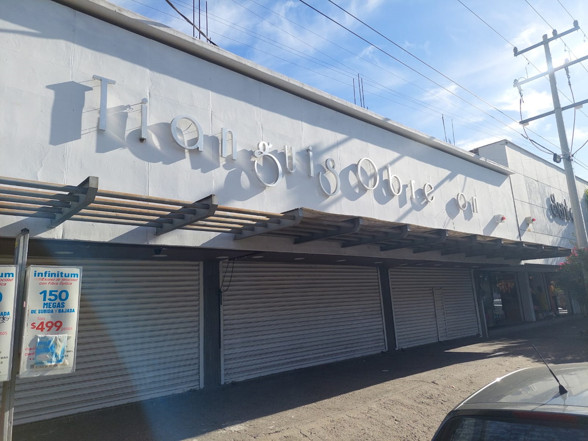 Por corte de energía eléctrica cierra puertas el Tianguis Obregón en Los Mochis