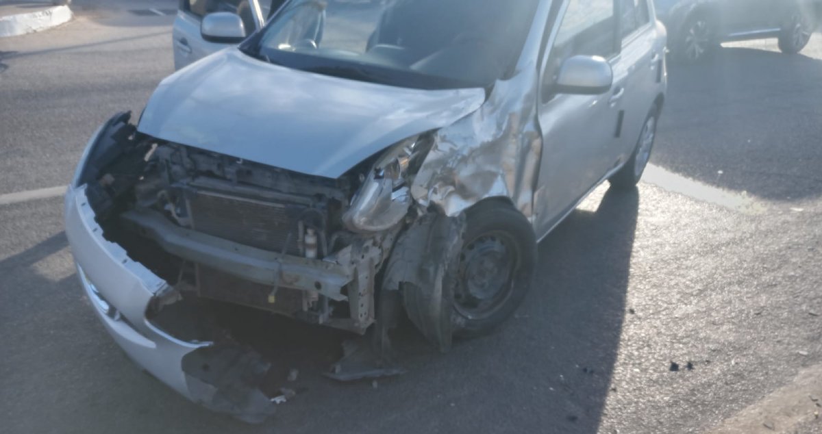 Accidente vial en Guamúchil deja fuertes daños materiales