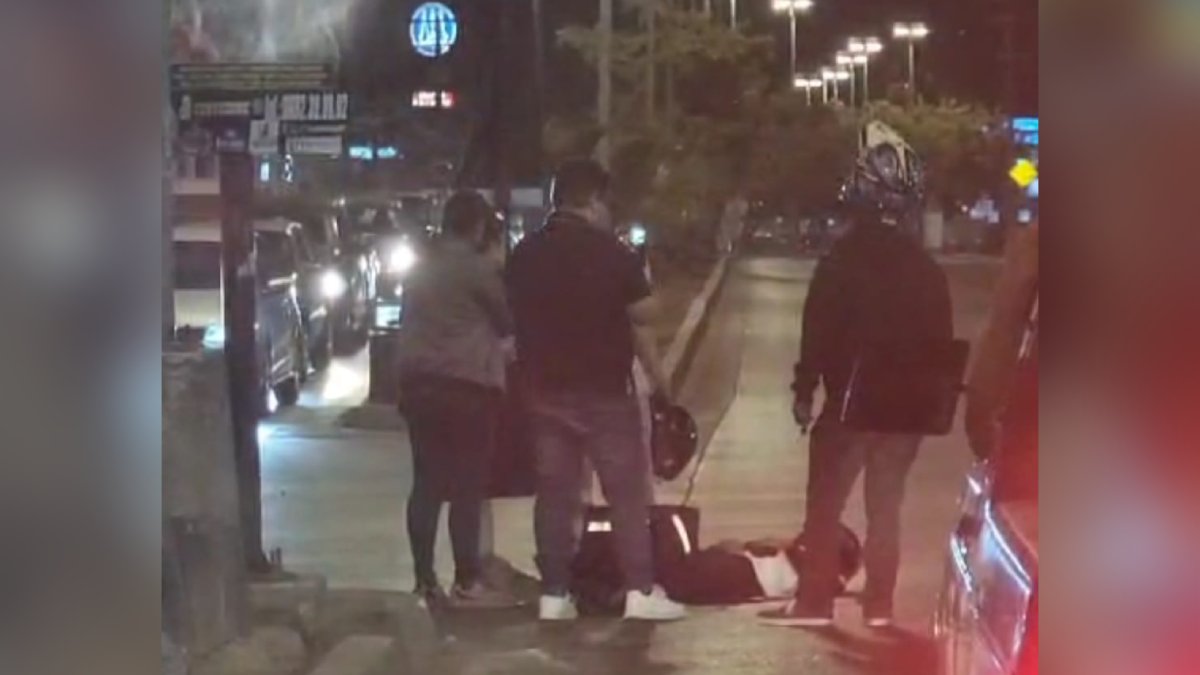 Accidente vial en Gabriel Leyva de Mazatlán deja a un motociclista herido