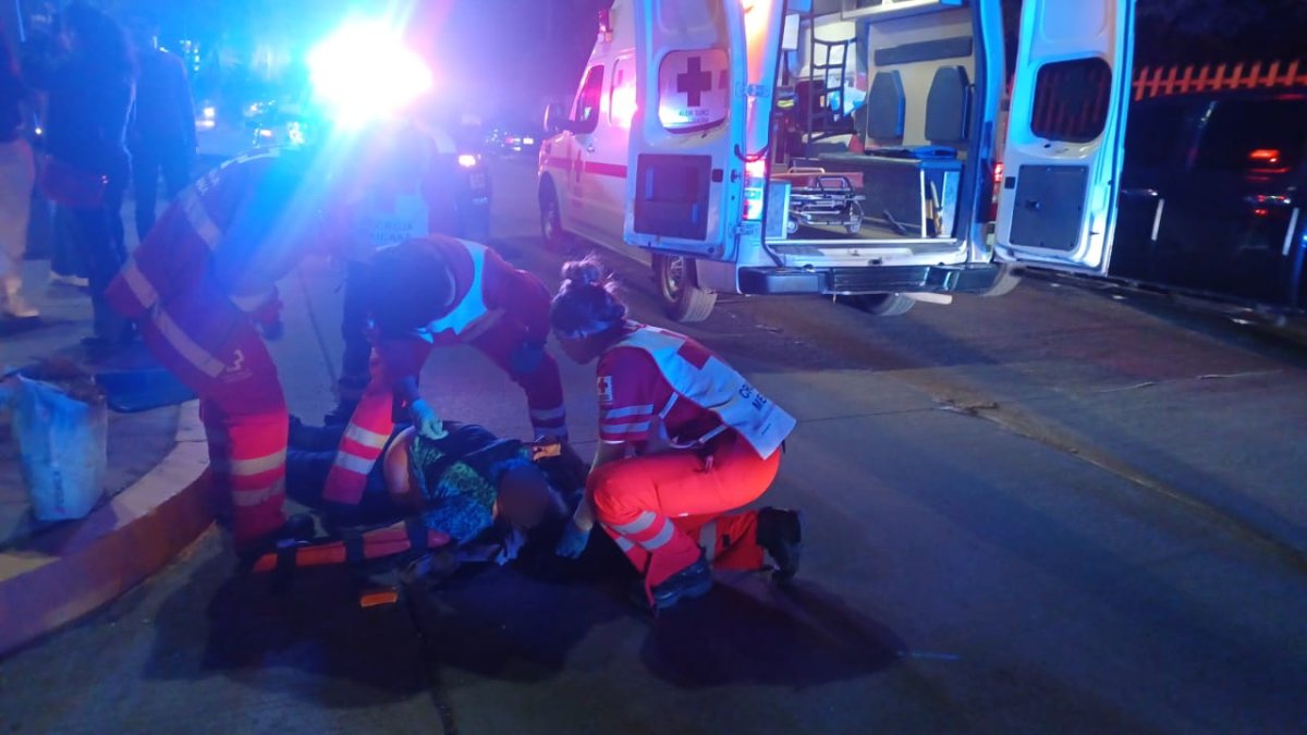 Adulta mayor resulta lesionada al ser atropellada por un vehículo en Guasave