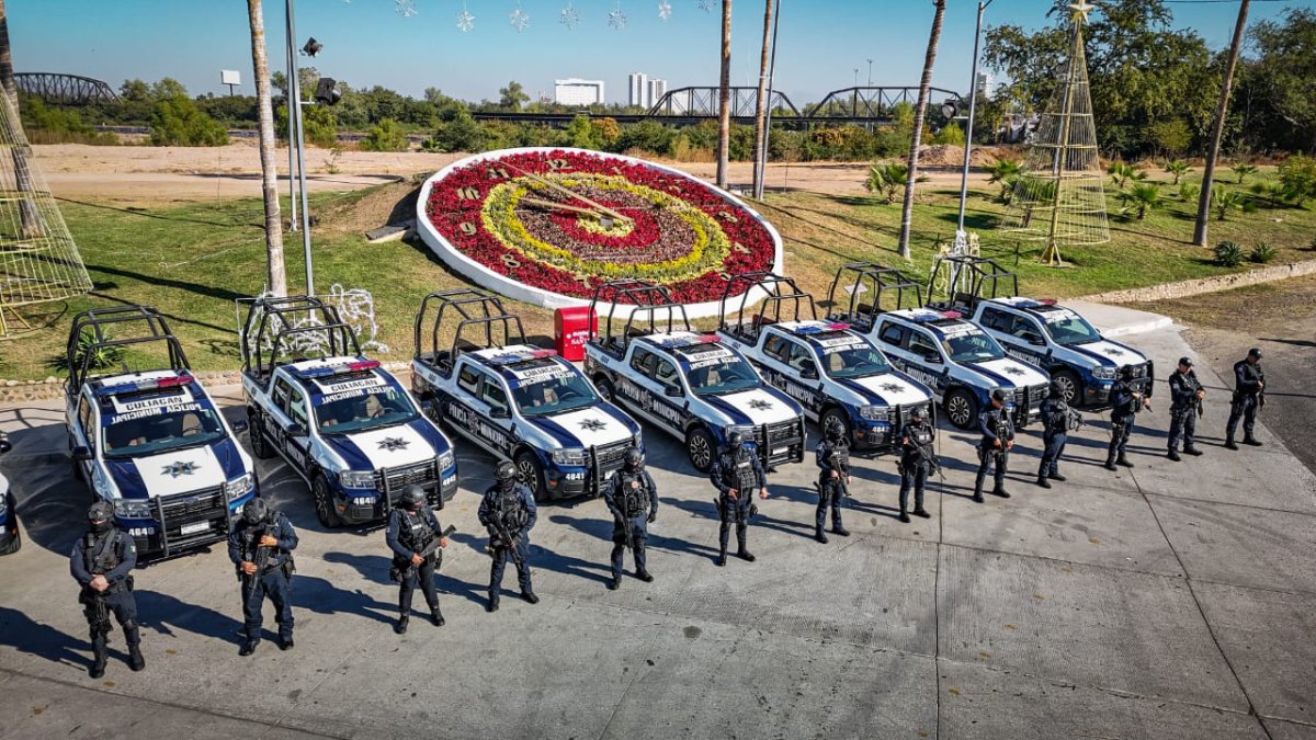 Con el fin de fortalecer trabajos de seguridad, Gámez Mendívil entrega 10 nuevas patrullas a la Policía Municipal