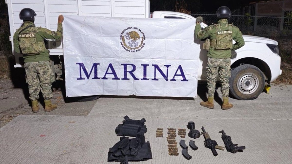 Aseguran armas y equipo táctico durante operativo en Mazatlán