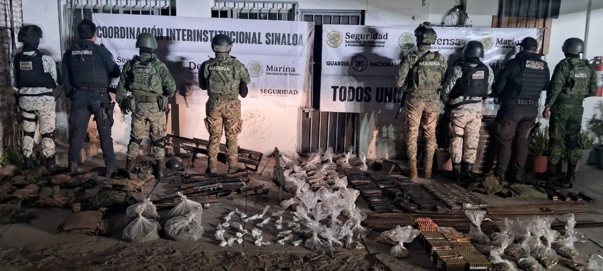 Armas, vehículos, 25 explosivos y drogas son asegurados durante decomiso en Escuinapa