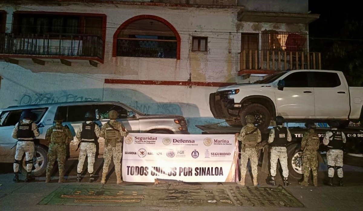 En ampliación de operativo en San Francisquito, Mazatlán aseguran arsenal y 20 vehículos