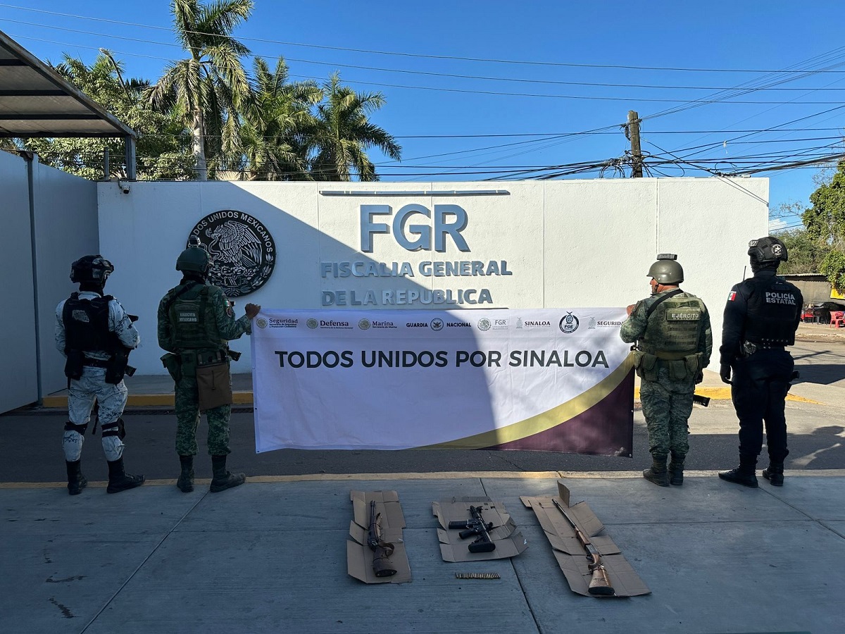 Aseguran autoridades federales y estatales tres armas largas y cartuchos en El Salado, Culiacán