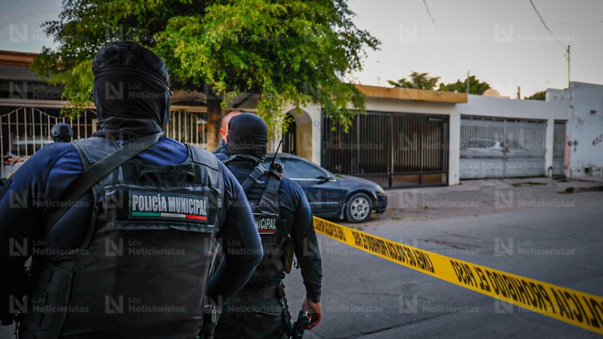 ¡Hay un joven herido por esquirlas! Atacan a balazos una casa en la colonia Villa Satélite, en Culiacán