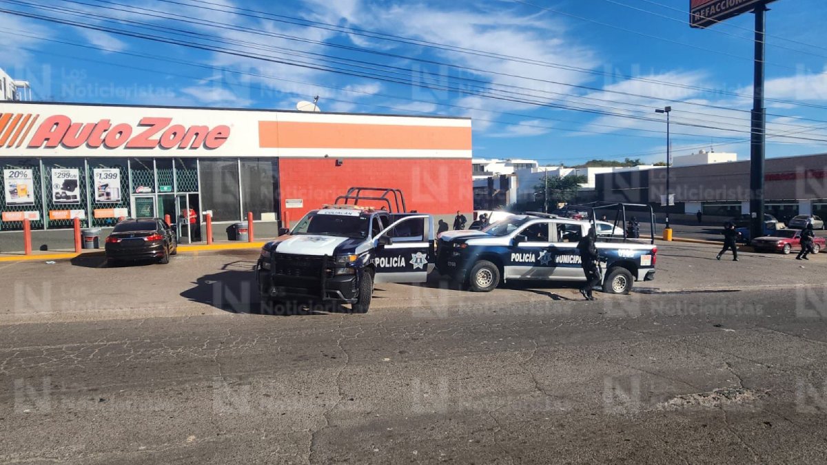 Atacan a balazos a policías municipales de Culiacán frente al Parque 87; hay dos muertos y dos heridos
