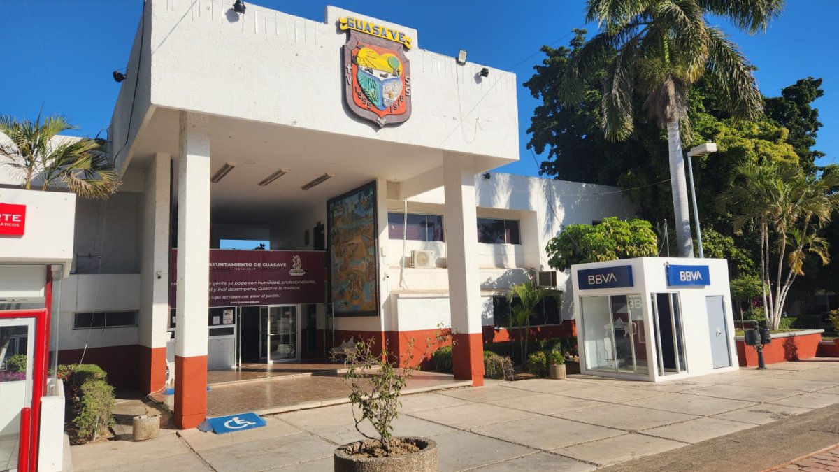 Se quedan sin luz en el Ayuntamiento de Guasave; fue confusión: secretario