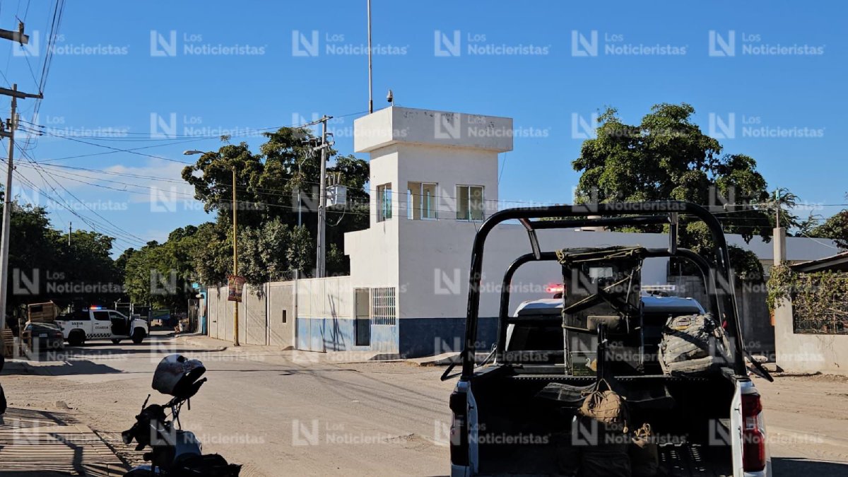 Atacan la base de la Policía Estatal Preventiva en Villa Juárez, Navolato