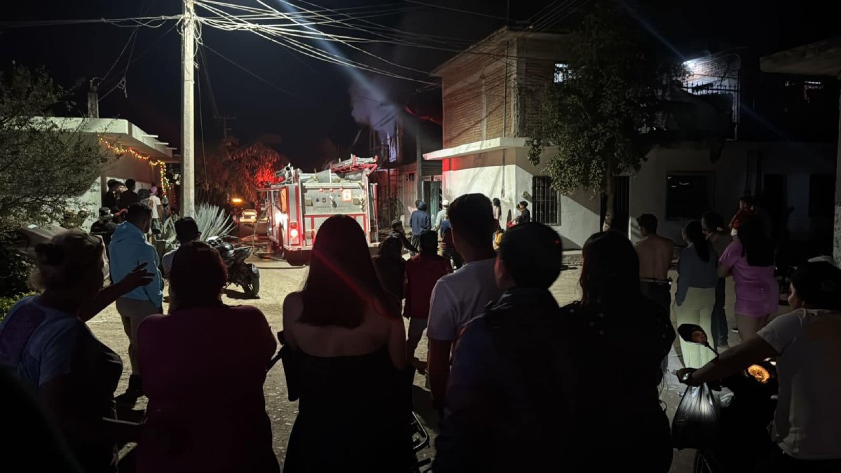 Protección Civil atiende cuatro incendios y alertas por pirotecnia durante la noche de Año Nuevo en Mazatlán