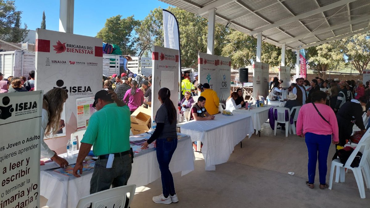 Lleva DIF Sinaloa Brigadas del Bienestar a JJR; entrega apoyos invernales, salud y trámites estatales