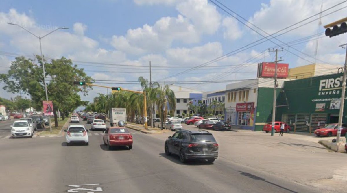 Despojan camioneta cuando estaba en semáforo en rojo en Lola Beltrán, en Culiacán