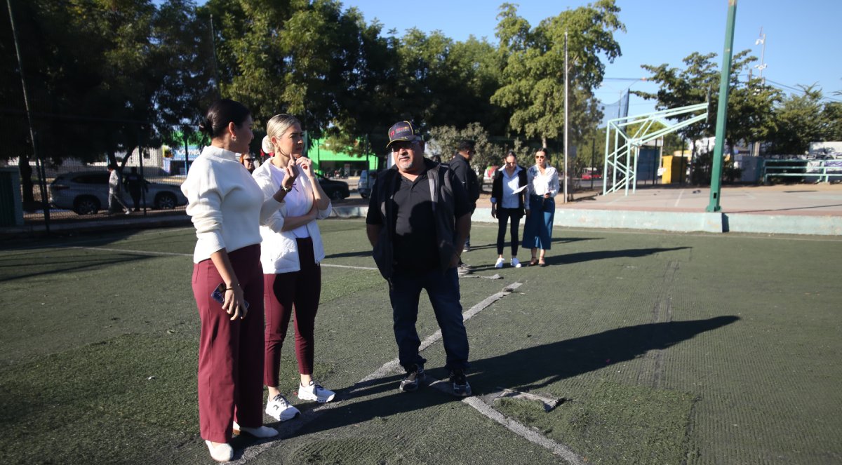 Con inversión de 650 mil pesos arranca la rehabilitación de campo de futbol 7, en Pradera Dorada II en Mazatlán
