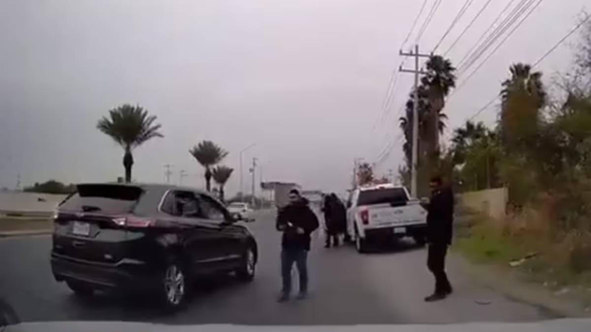 VIDEO: Polícias de tránsito ignora a familia perseguida por hombres armados en Nuevo Laredo