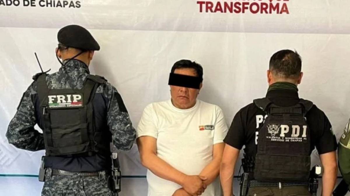 En operativo en Chiapas detienen a líder religioso; decomisan armas y drogas