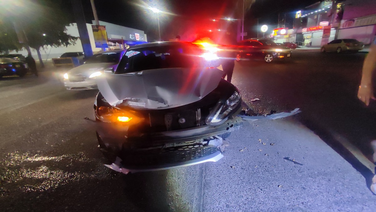 Conductor lesiona a mujer embarazada en choque en Los Mochis y huye