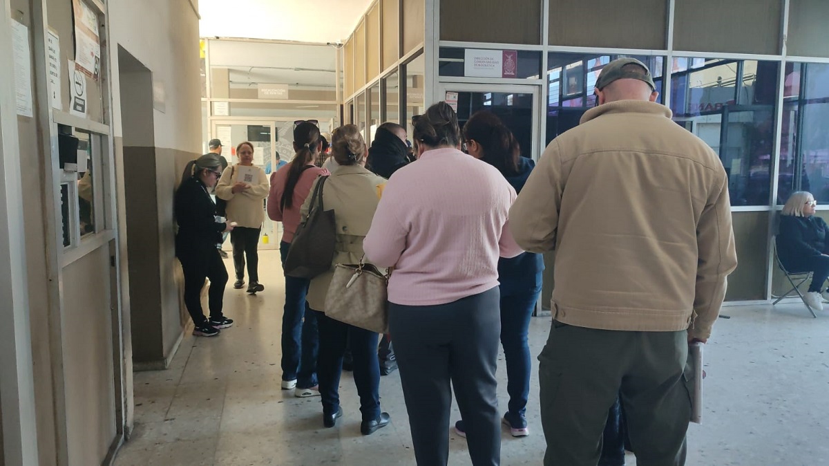 Contribuyentes buscan ponerse al corriente con sus impuestos ante el Gobierno del Estado