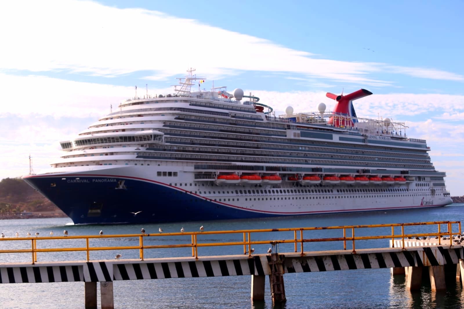 Mazatlán cierra un fructífero enero con la llegada de más de 45 mil cruceristas, este miércoles llegó Carnival Panorama