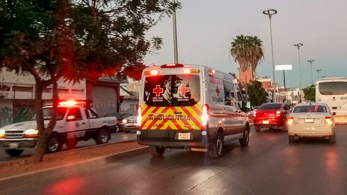 Mujer resulta con quemaduras de primer y segundo grado tras caerle líquido hirviendo en una birriería